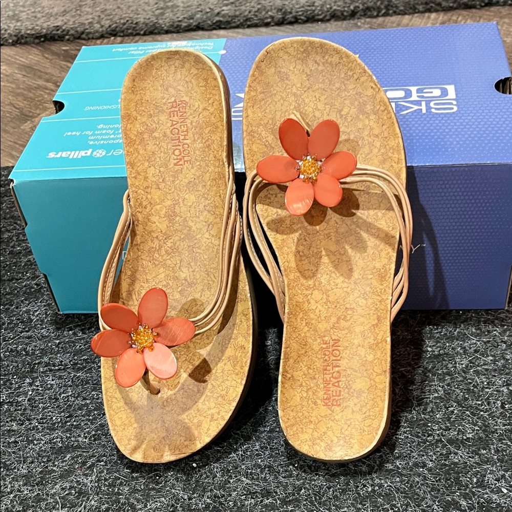 Kenneth Cole Reaction Women's Floral Tan Sandals